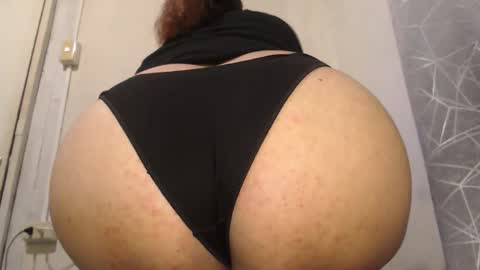 Snapshot of urlovely_hait chatting on April 20, 4:21 pm Sham online show from April 20, 4:21 pm