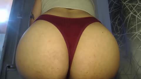 Snapshot of urlovely_hait chatting on April 28, 3:00 am Sham online show from April 28, 3:00 am