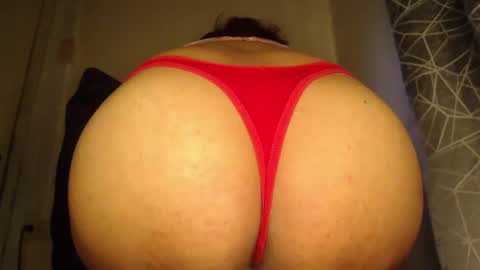 Snapshot of urlovely_hait chatting on April 28, 6:35 pm Sham online show from April 28, 6:35 pm