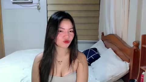 Snapshot of urlovely_shane chatting on March 8, 11:58 am shane online show from March 8, 11:58 am