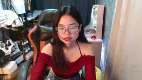 Snapshot of urlovelychinita chatting on October 2, 1:56 am urlovelychinita online show from October 2, 1:56 am