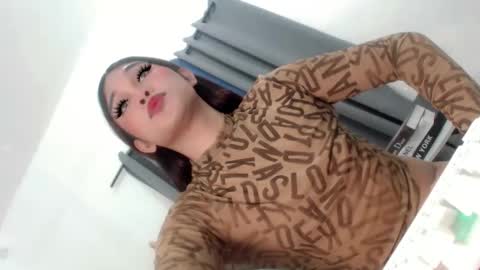 Snapshot of urlovelysizka chatting on September 19, 11:38 pm Sizka online show from September 19, 11:38 pm