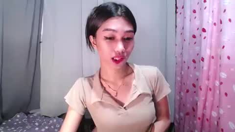 urloverjasmine_xx online show from May 14, 12:12 pm