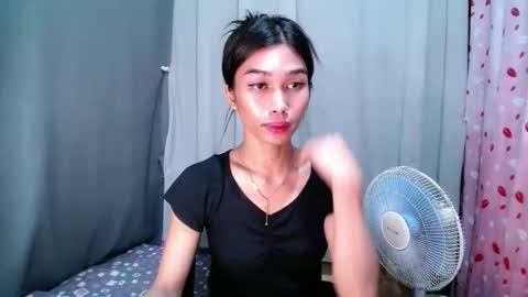 urloverjasmine_xx online show from May 15, 11:01 pm