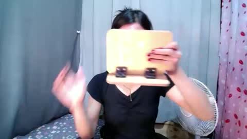 urloverjasmine_xx online show from May 15, 11:34 pm