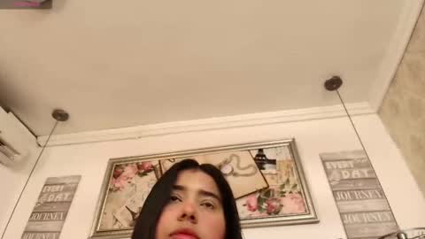 Love online show from March 9, 8:24 pm