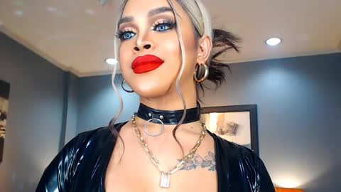 UrMajestyTyra online show from December 6, 11:57 pm
