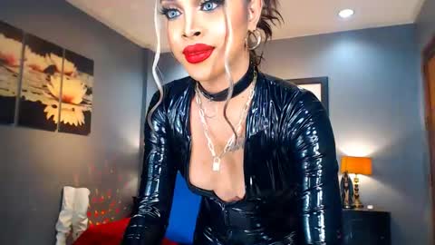 UrMajestyTyra online show from December 7, 3:04 am