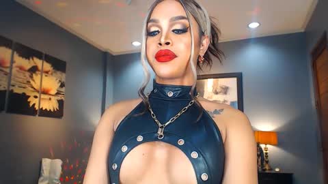 UrMajestyTyra online show from December 9, 4:34 am