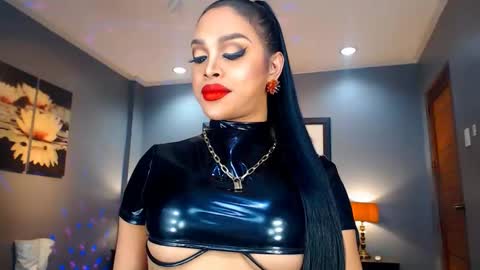 UrMajestyTyra online show from December 11, 12:02 am