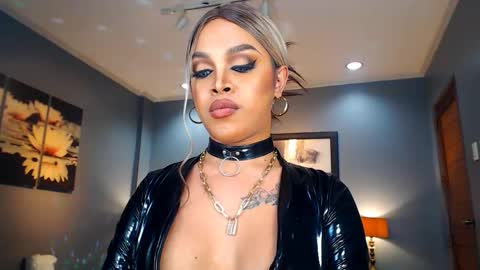 UrMajestyTyra online show from December 23, 6:11 am