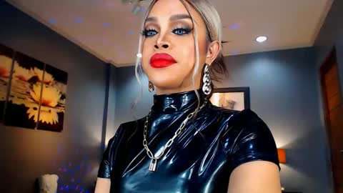 UrMajestyTyra online show from December 28, 4:08 am