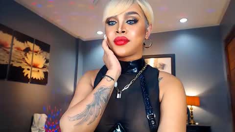 UrMajestyTyra online show from January 6, 2:26 am