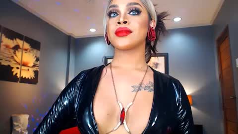 UrMajestyTyra online show from January 11, 5:31 am