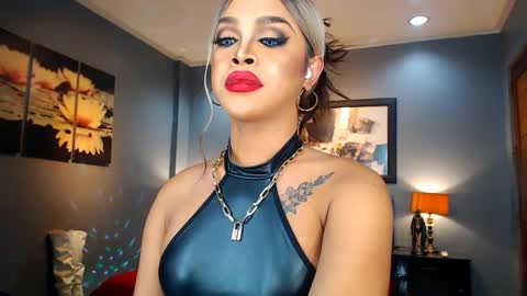 UrMajestyTyra online show from January 18, 5:10 am