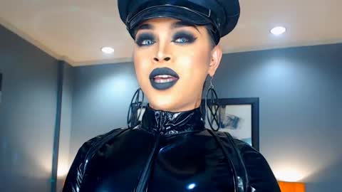UrMajestyTyra online show from January 21, 12:25 am