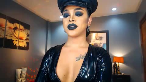 UrMajestyTyra online show from January 23, 2:12 am