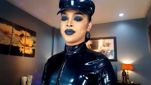 UrMajestyTyra online show from January 23, 5:35 am