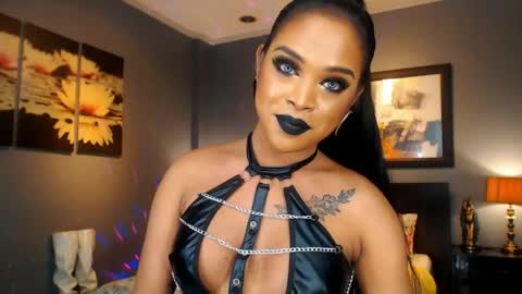 UrMajestyTyra online show from March 16, 5:55 am