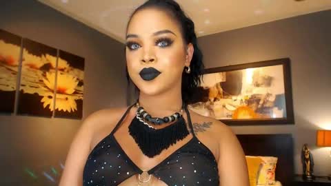 UrMajestyTyra online show from May 1, 1:54 am