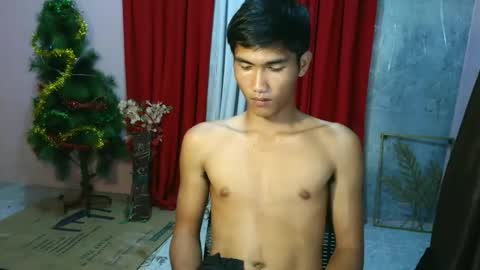 Snapshot of urmoreno_boyxx chatting on October 13, 1:11 pm JAY online show from October 13, 1:11 pm