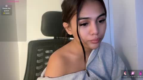 urmystical_sofie online show from May 19, 7:20 pm