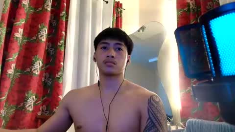 Snapshot of urnatty_guy chatting on May 13, 4:48 pm ander online show from May 13, 4:48 pm
