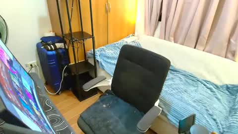 Snapshot of urnatty_guy chatting on May 19, 4:02 pm ander online show from May 19, 4:02 pm