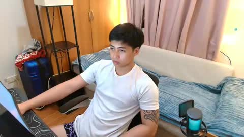 Snapshot of urnatty_guy chatting on May 20, 7:09 pm ander online show from May 20, 7:09 pm
