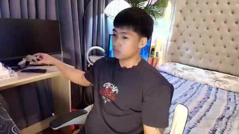 Snapshot of urnatty_guy chatting on June 7, 4:11 pm ander online show from June 7, 4:11 pm