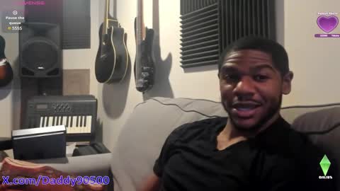 Snapshot of urnewdaddy90 chatting on December 5, 7:27 am Big Daddy online show from December 5, 7:27 am