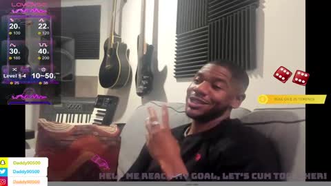 Snapshot of urnewdaddy90 chatting on December 9, 5:40 am Big Daddy online show from December 9, 5:40 am