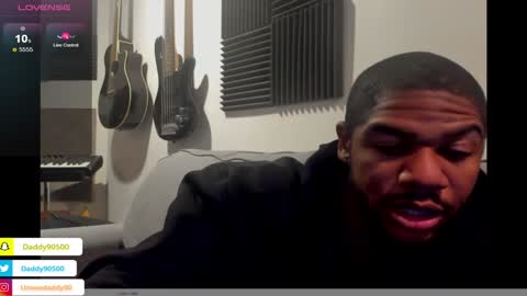 Snapshot of urnewdaddy90 chatting on January 15, 6:01 am Big Daddy online show from January 15, 6:01 am