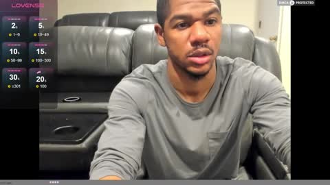 Snapshot of urnewdaddy90 chatting on February 24, 7:11 am Big Daddy online show from February 24, 7:11 am