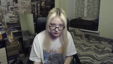 Snapshot of uroxygen chatting on March 14, 8:14 pm Mary online show from March 14, 8:14 pm