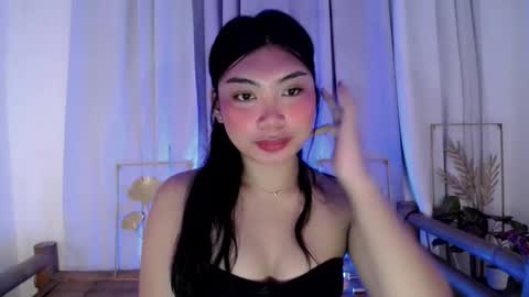 urpinay_sandra69 online show from May 11, 6:49 pm