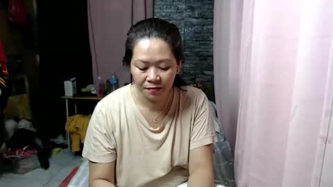 urpinay_singlemother online show from December 15, 11:53 pm