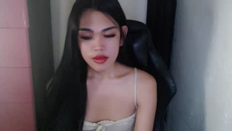 Snapshot of urpinayjenfuckerxxx chatting on January 18, 8:19 pm Jenny online show from January 18, 8:19 pm