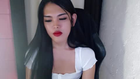 Snapshot of urpinayjenfuckerxxx chatting on January 23, 3:16 am Jenny online show from January 23, 3:16 am