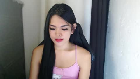 Snapshot of urpinayjenfuckerxxx chatting on February 10, 9:15 pm Jenny online show from February 10, 9:15 pm