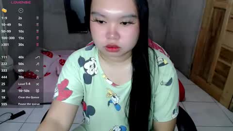 Snapshot of urpinayslutxxx chatting on December 4, 12:20 am Jane online show from December 4, 12:20 am