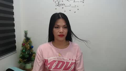 hi im kim online show from December 10, 10:38 am