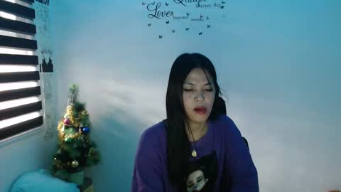 hi im kim online show from December 12, 5:52 am