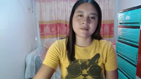 Snapshot of ursain_lyn chatting on March 8, 1:58 am Lyn online show from March 8, 1:58 am