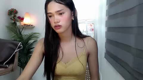 ursandra_xx online show from November 21, 5:39 am