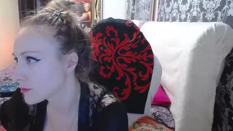 UrSecretTreasure88 online show from October 5, 10:13 am