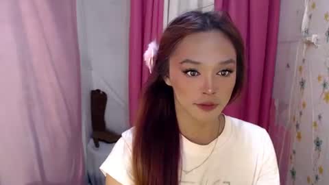 Snapshot of ursexy_debra chatting on September 19, 11:22 am TYRA online show from September 19, 11:22 am