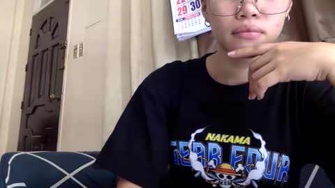 Snapshot of ursexypinayy chatting on March 17, 10:40 am ursexypinayy online show from March 17, 10:40 am