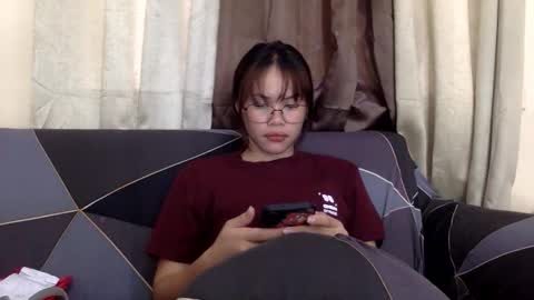 Snapshot of ursexypinayy chatting on March 27, 7:36 am ursexypinayy online show from March 27, 7:36 am