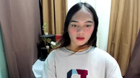 Snapshot of urslutty_mayie chatting on October 11, 10:14 am urslutty_mayie online show from October 11, 10:14 am